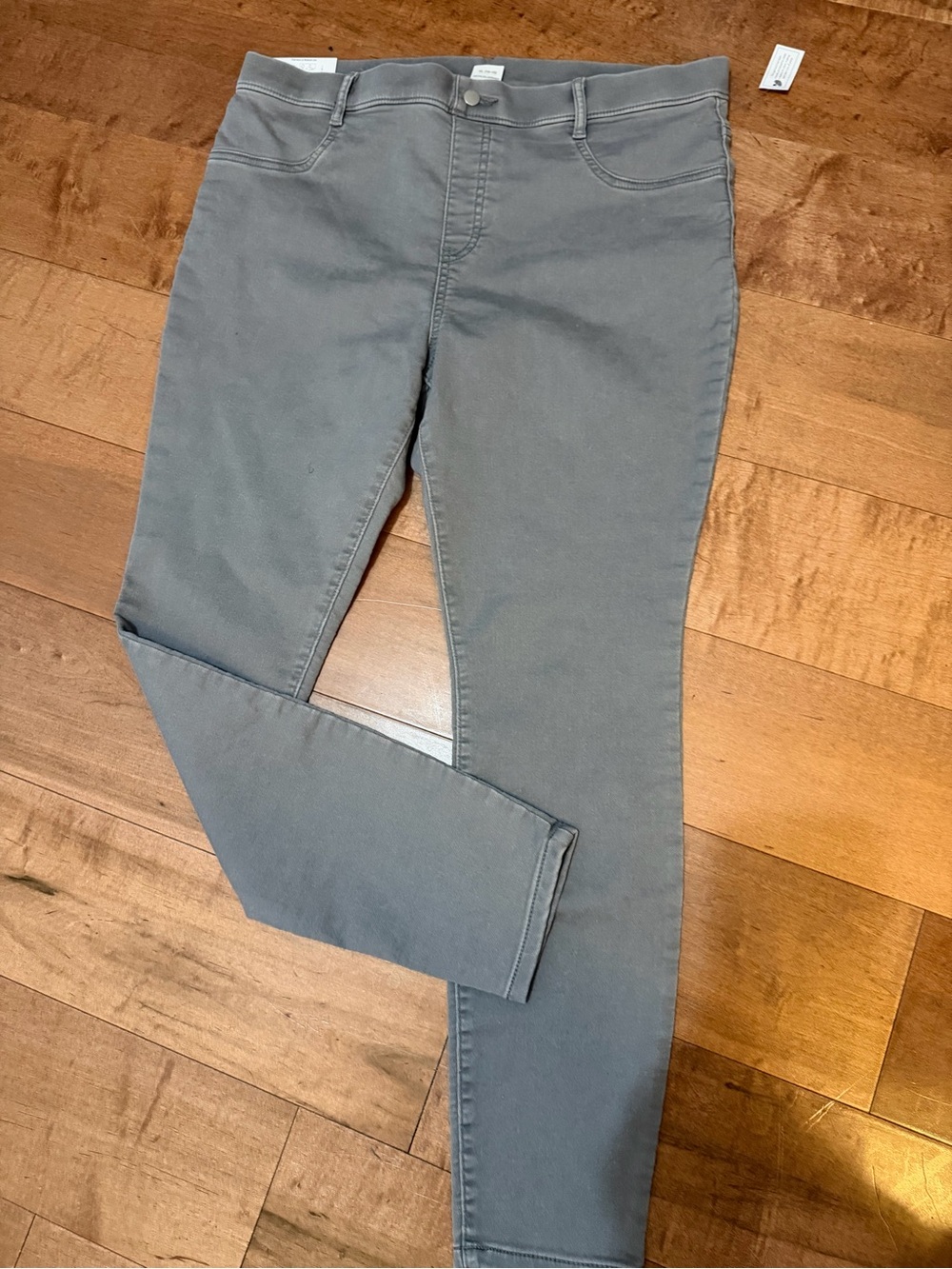 Time and Tru Women's Gray Skinny Jeans